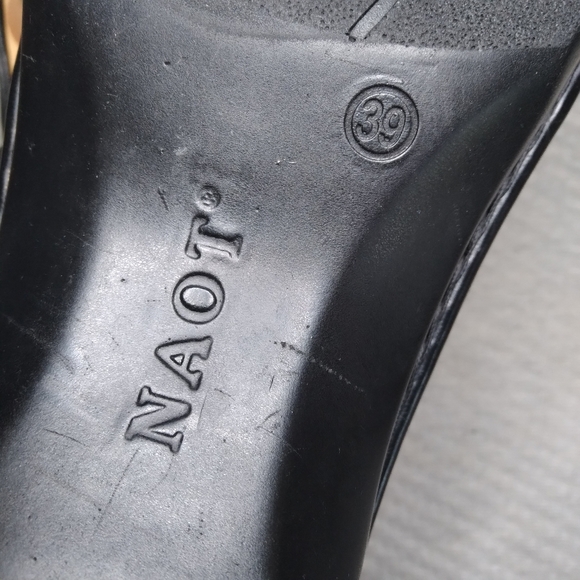 Naot black shoe, zipper - Picture 8 of 9